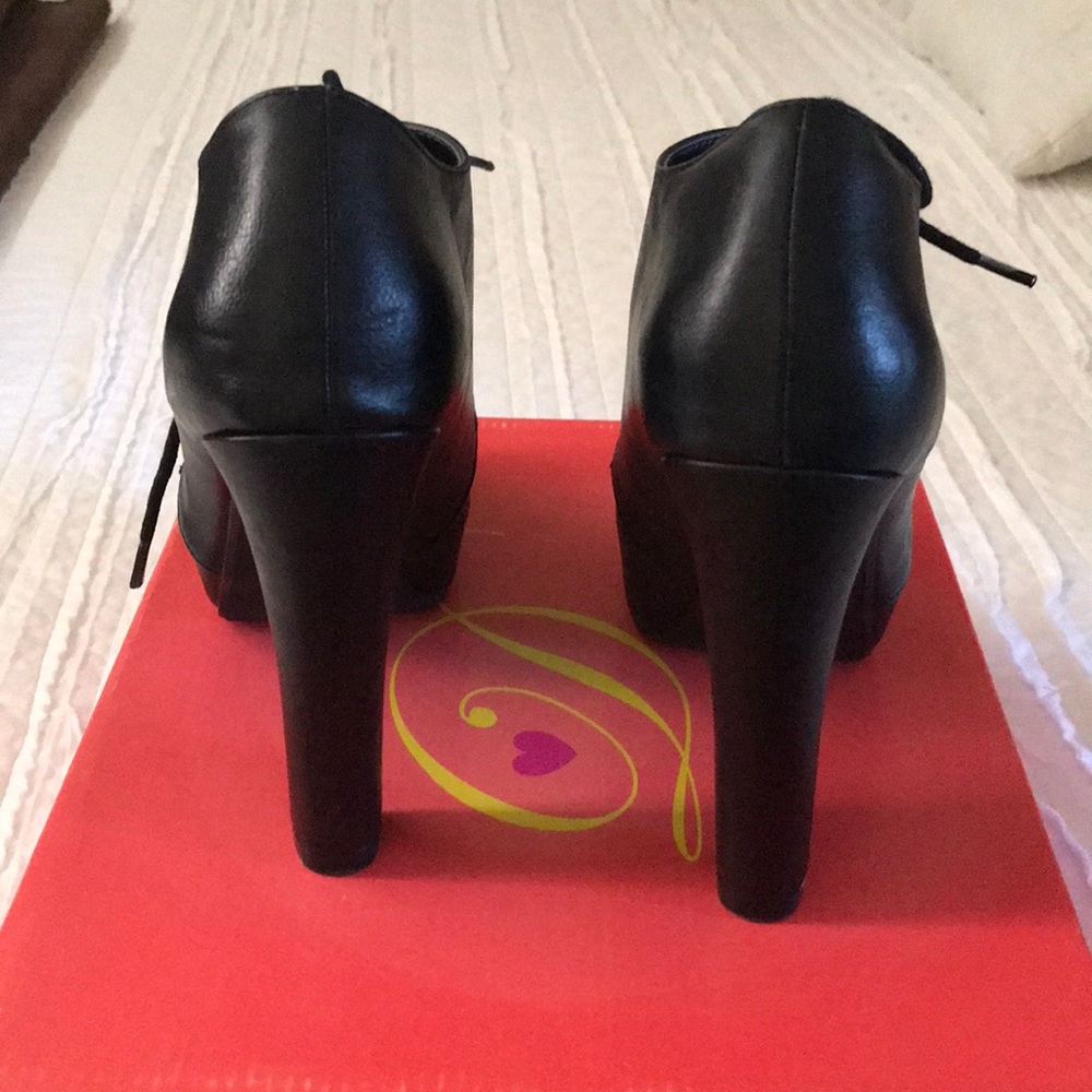 Cute Booties! 💜 - Picture 3 of 5